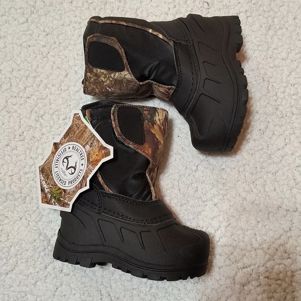 NWT Child's Camo/Black Itasca Snow Cat Winter Boots Size 5T
